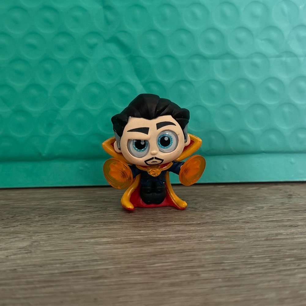 Disney Doorables Doctor Strange Marvel Series 2 Superhero Figure